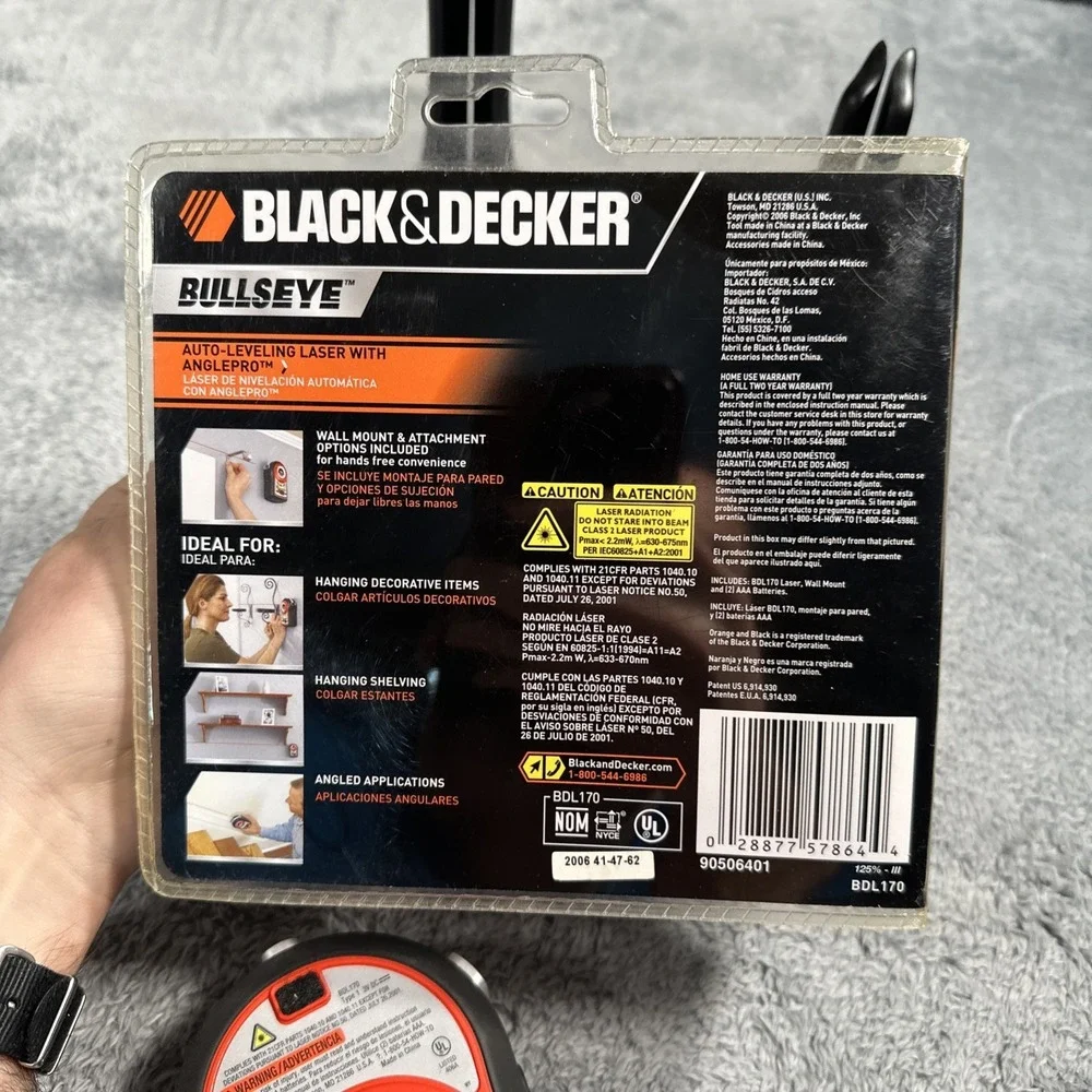 Black And Decker BullsEye BDL170 Self / Auto-Leveling Laser Line Level Tool